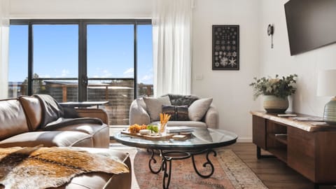 Living, balcony