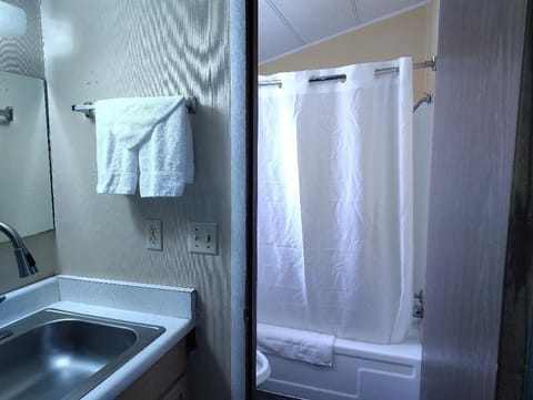 Towels, soap, shampoo, toilet paper