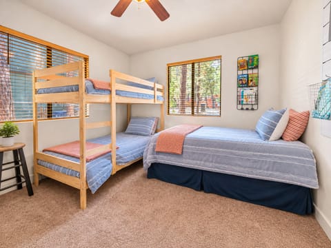 Basic House, Patio, Mountain View | WiFi (free)