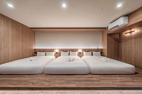 Deluxe Suite, 3 Bedrooms, Non Smoking | Soundproofing, free WiFi