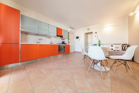 Superior Apartment, Mountain View | Private kitchen | Electric kettle