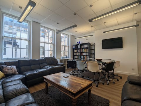 Penthouse Lounge-Kitchen-Diner view to front