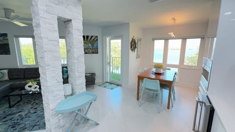 Airy, modern and stylish coastal vibes