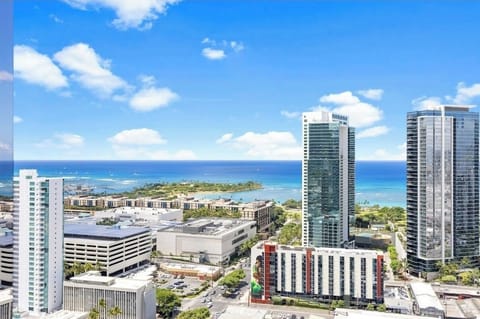 2 full size beds that will allow (2) adults/young adults to sleep in with view.