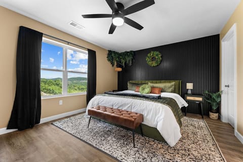 Primary Bedroom- King bed with Roku TV