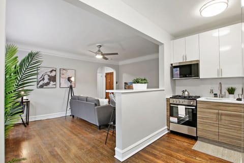 Comfort Apartment | Private kitchen | Fridge, microwave, oven, stovetop