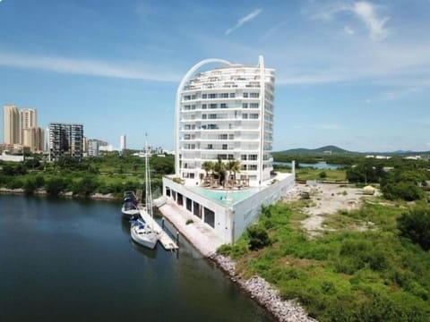 Spacious 3BR Marina Condo with Pool (2119)