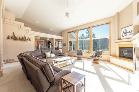 Large living room with plenty of seating. Enjoy the smart tv or just bask in the view 