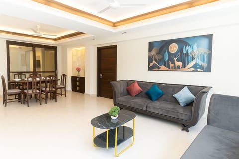 Apartment (2 Bedrooms) | Front of property