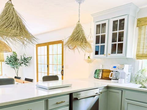 Drip, Keurig Coffee Breakfast Bar