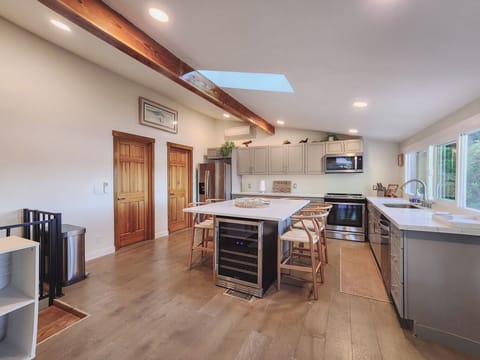 Wine cooler and Thermador induction range for those professional home cooks