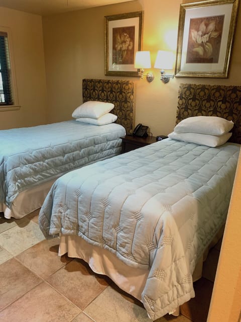 Basic Double or Twin Room | Iron/ironing board, free WiFi