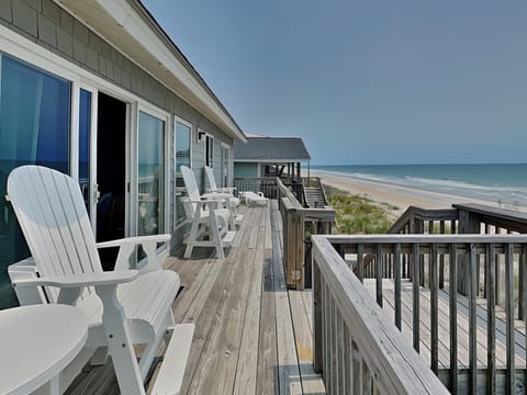 Studio (3 Bedrooms) | Property grounds