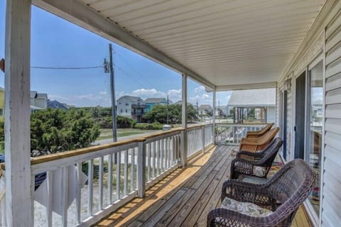 Studio (3 Bedrooms) | Property grounds