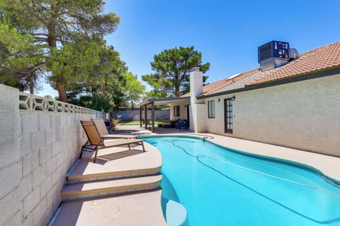 Las Vegas Vacation Rental | 3BR | 2BA | 2,214 Sq Ft | Step-Free Entry