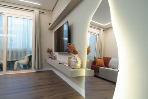 Comfort Apartment, Multiple Beds, Pets Allowed, Ground Floor | Living area