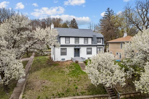 148022d1-f5f9-48f1-a4e1-b4723860c10b