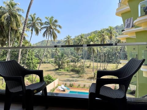 Super deluxe ac + balcony | Free WiFi