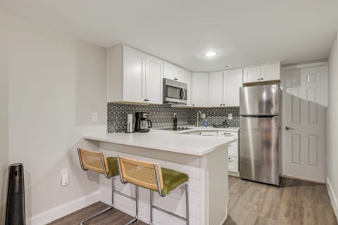 Kitchenette | Free WiFi | Central Air Conditioning/Heat