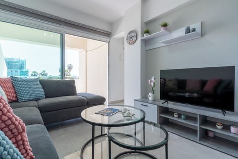 Apartment, 3 Bedrooms, Kitchen, Sea View | Living room | 43-inch Smart TV with digital channels, streaming services