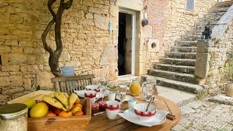 Daily continental breakfast for a fee
