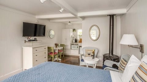 Comfortable Unit with Queen size bed