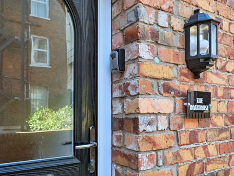 Shade, Mountain Range, Outdoor Structure, Eco Hotel, Deck, Outdoor Furniture, Garden, Chair, Landscaping, Hardwood