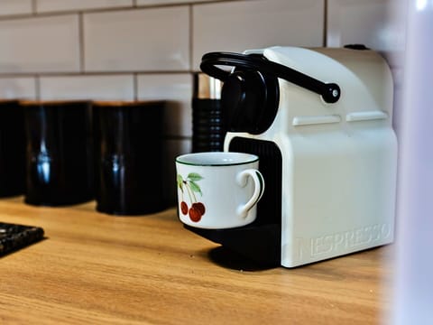 Shade, Mountain Range, Outdoor Structure, Eco Hotel, Deck, Outdoor Furniture, Garden, Chair, Landscaping, Hardwood