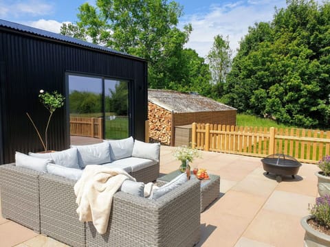 Shade, Mountain Range, Outdoor Structure, Eco Hotel, Deck, Outdoor Furniture, Garden, Chair, Landscaping, Hardwood