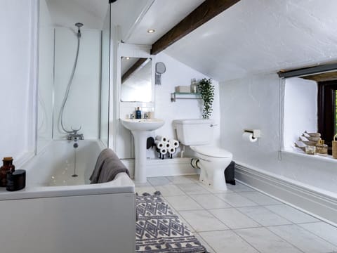 Deck, Shade, Hardwood, Outdoor Furniture, Balcony, Plank, Eco Hotel, Swimming Pool, Wood Flooring, Resort