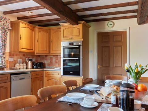 Deck, Shade, Hardwood, Outdoor Furniture, Balcony, Plank, Eco Hotel, Swimming Pool, Wood Flooring, Resort