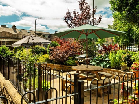 Deck, Shade, Hardwood, Outdoor Furniture, Balcony, Plank, Eco Hotel, Swimming Pool, Wood Flooring, Resort