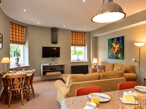 Deck, Shade, Hardwood, Outdoor Furniture, Balcony, Plank, Eco Hotel, Swimming Pool, Wood Flooring, Resort