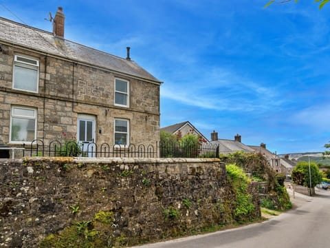 Human Settlement, Rural Area, Cottage, Stone Wall, Slope, Village, Suburb, Overhead Power Line