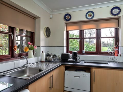 Apartment, Mountain Range, Valley, Alps, Hotel, Mountain Village