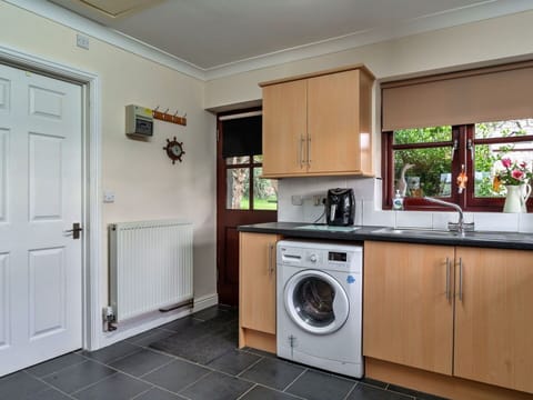 Apartment, Mountain Range, Valley, Alps, Hotel, Mountain Village