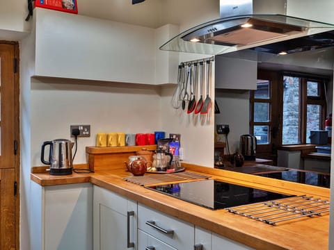 Apartment, Balcony, Shade, Marina, Hotel, Dock