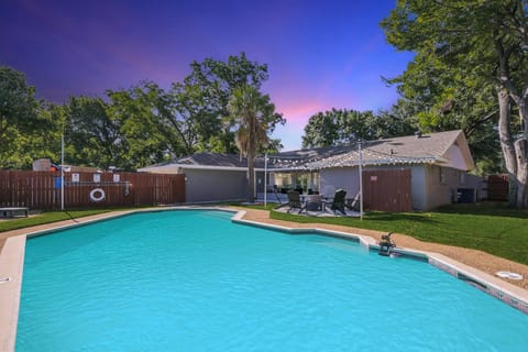 Nothing beats the Texas heat like a cool, refreshing dip in the pool! Whether you’re looking to get in a few laps or work on your tan by the pool’s edge, this is your private pool oasis to enjoy!