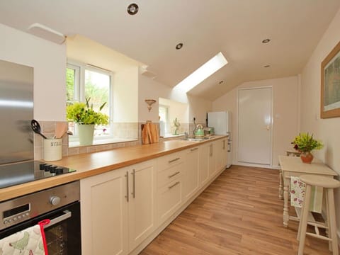 Apartment, Balcony, Shade, Marina, Hotel, Dock