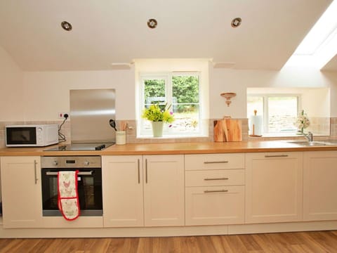 Apartment, Balcony, Shade, Marina, Hotel, Dock