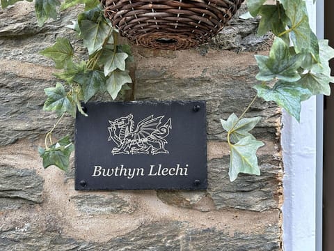 Apartment, Balcony, Shade, Marina, Hotel, Dock