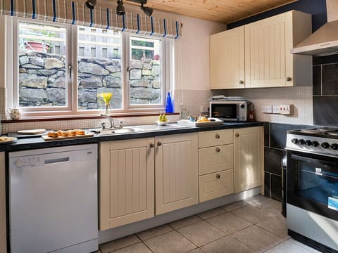 Apartment, Balcony, Shade, Marina, Hotel, Dock