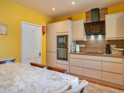 Apartment, Balcony, Shade, Marina, Hotel, Dock