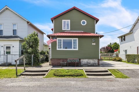 House, 4 Bedrooms | Exterior