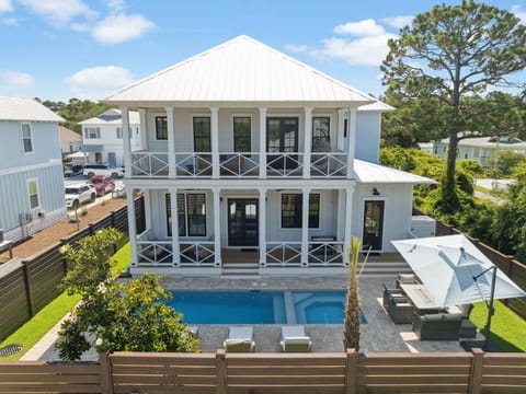 Welcome to 'White Sand Retreat' on 30A!