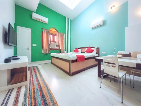 Luxury Triple Room, Mountain View | Free WiFi