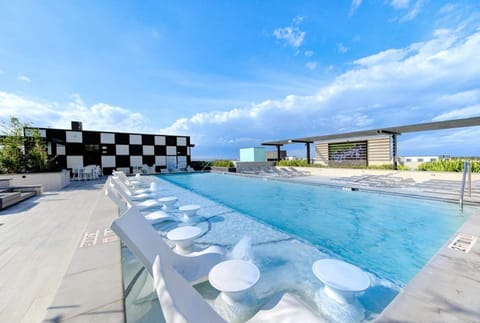 Nice and perfect pool to soak out during a hit dunny day