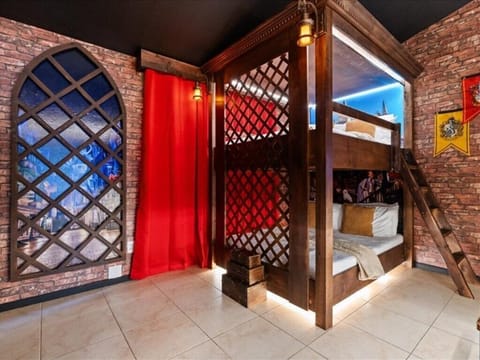2318 Silver Palm Drive (17).jpg