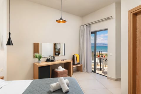 Superior Room, Accessible | Hypo-allergenic bedding, in-room safe, desk, laptop workspace