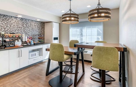 Free daily on-the-go breakfast